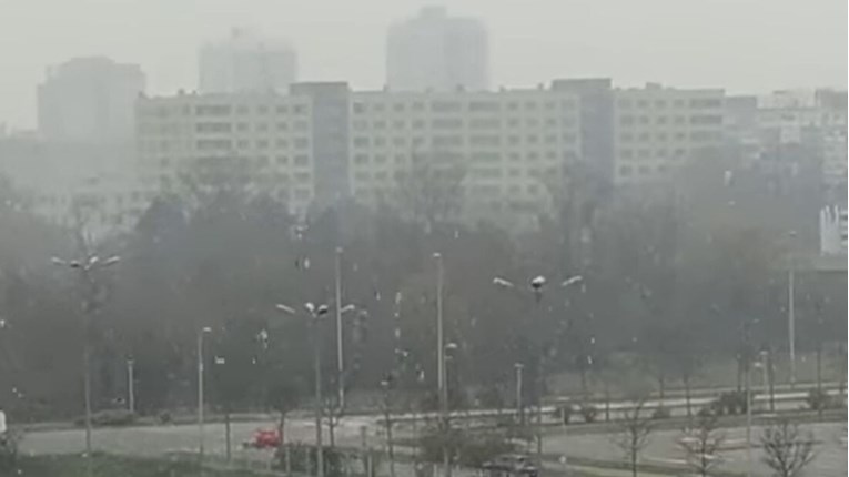 VIDEO U Zagrebu počeo padati snijeg, zabijelili se dijelovi Dalmacije